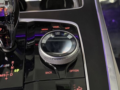 Used 2021 BMW X7 M50i w/ Dynamic Handling Package image 33