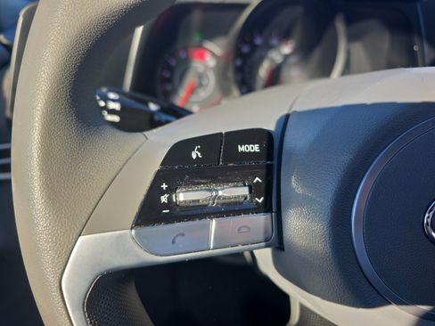 Used 2022 Hyundai Elantra SEL image 27