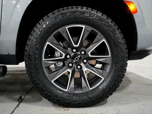 Used 2023 Chevrolet Suburban Z71 image 28