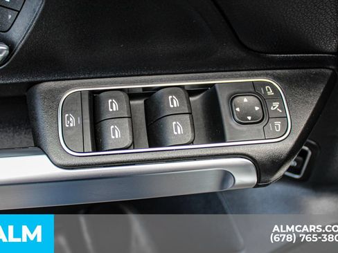 Used 2025 Mercedes-Benz GLB 250 image 39