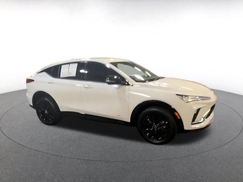 Used 2025 Buick Envista Sport Touring image 2