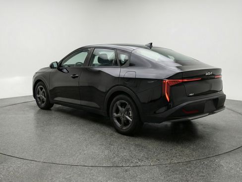 Used 2025 Kia K4 LXS image 6