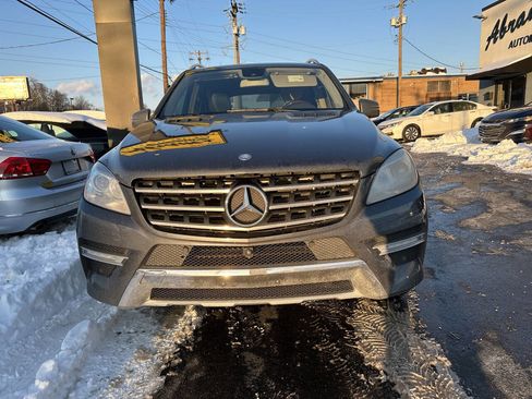 Used 2015 Mercedes-Benz ML 400 ML 400 AWD 4MATIC 4dr SUV w/ Parking Assist Package image 4