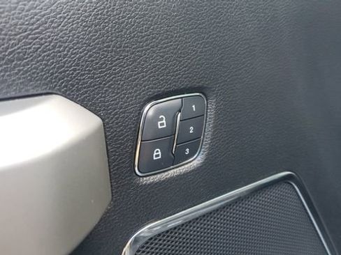 Used 2017 Ford F250 Lariat w/ Lariat Ultimate Package image 7