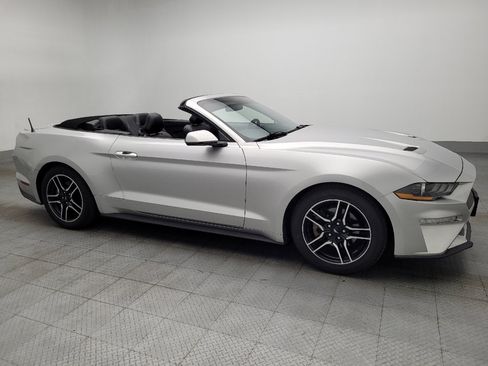 Used 2018 Ford Mustang Premium RWD image 11