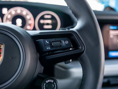 Certified 2025 Porsche Cayenne Coupe image 35