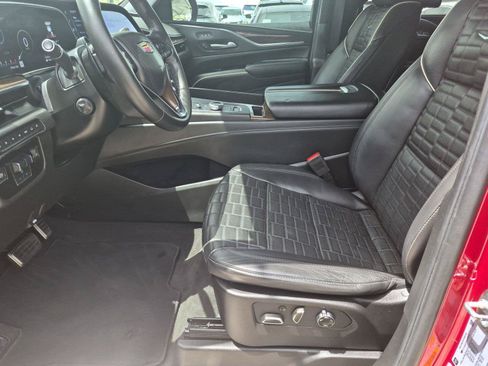 Used 2023 Cadillac Escalade Sport Platinum w/ Heavy-Duty Trailer Package AWD/4WD image 28