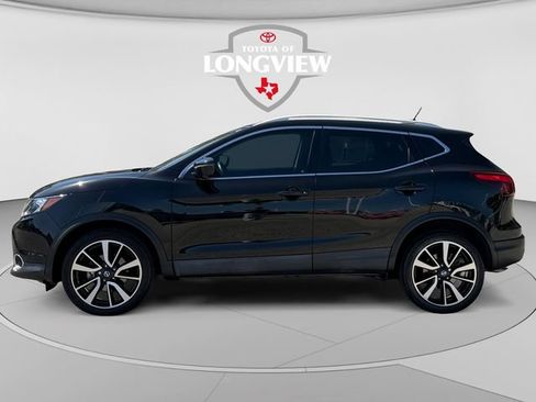Used 2019 Nissan Rogue Sport SL w/ Premium Package FWD image 2