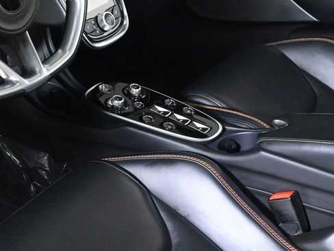 Used 2023 McLaren GT image 14
