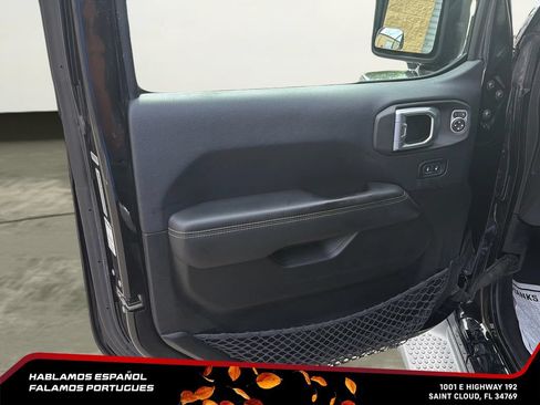 Used 2019 Jeep Wrangler Unlimited Sahara w/ Safety Group AWD/4WD image 23