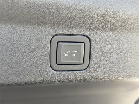 Used 2025 Cadillac Escalade IQ Sport 2 w/ LPO, ONYX Package image 8