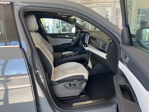 New 2026 Volkswagen Atlas Cross Sport SEL Premium R-Line image 34