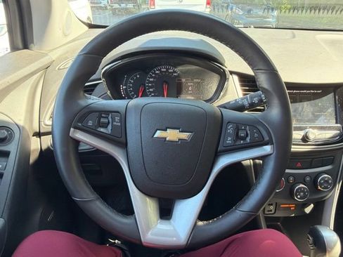 Certified 2018 Chevrolet Trax LT w/ Sun & Sound Package AWD/4WD image 21