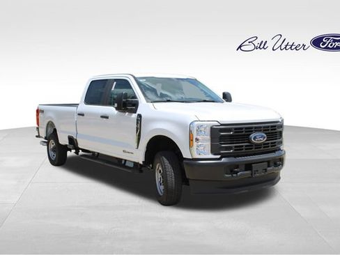 New 2026 Ford F250 XL w/ FX4 Off-Road Package AWD/4WD image 2