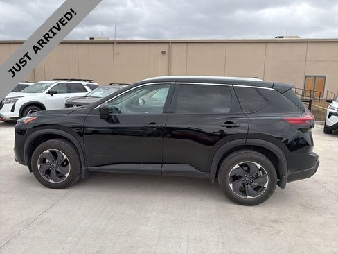 Certified 2024 Nissan Rogue SV w/ SV Premium Package image 8