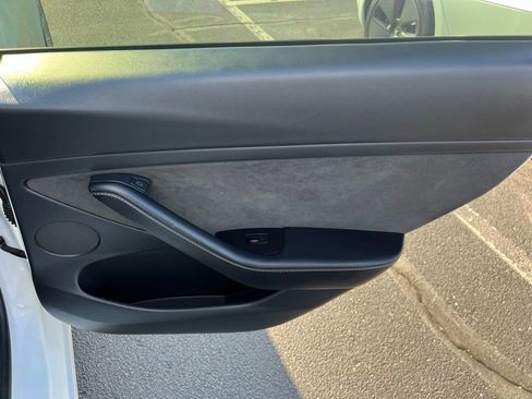 Used 2021 Tesla Model 3 Standard Range Plus image 18