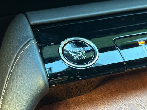 New 2025 Lincoln Navigator Black Label image 24