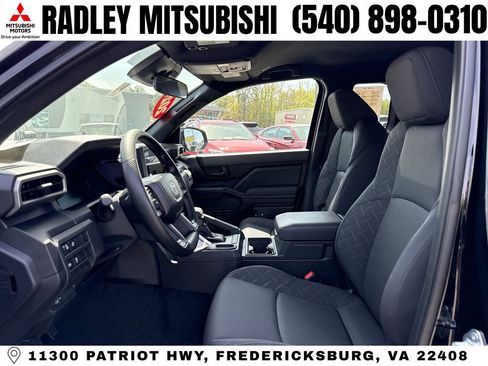 Used 2024 Toyota Tacoma SR image 3