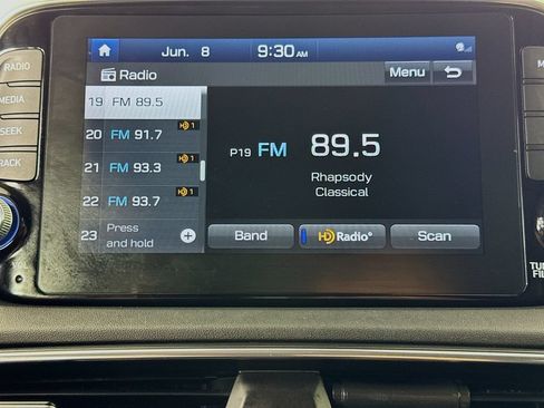 Used 2020 Hyundai Santa Fe Limited FWD image 18