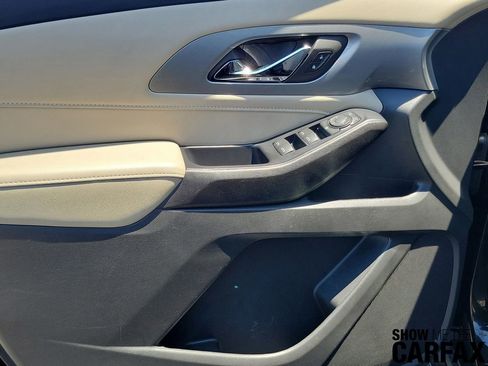 Used 2022 Chevrolet Traverse LS FWD image 19