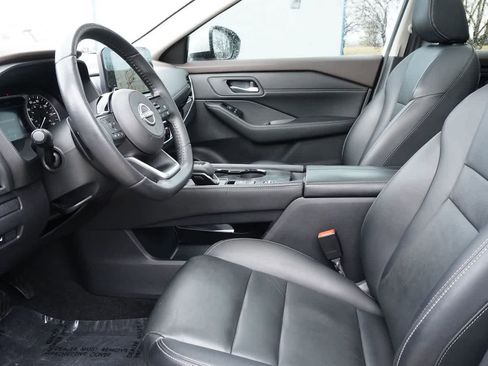 Used 2023 Nissan Rogue SL w/ SL Premium Package image 2