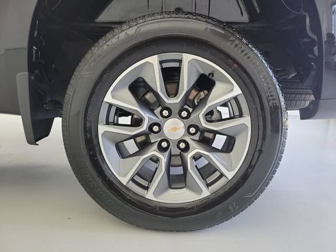 Used 2025 Chevrolet Silverado 1500 LT RWD image 11