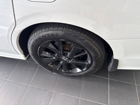 Used 2024 Honda Odyssey Sport image 12