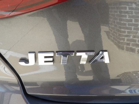 Used 2018 Volkswagen Jetta Wolfsburg Edition image 30