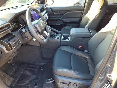 New 2025 Toyota 4Runner Limited image 3