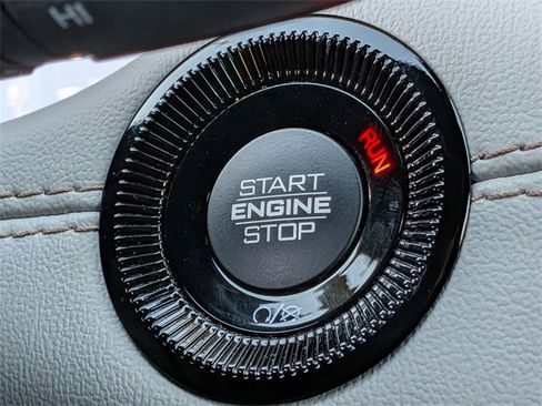 Used 2024 Jeep Compass Limited image 24