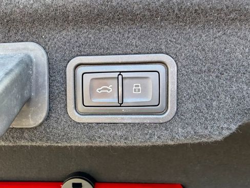 Used 2016 Audi A8 L 4.0T image 11