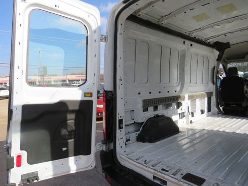 Used 2019 Ford Transit 250 148 Medium Roof RWD image 22