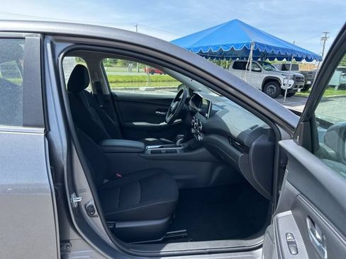 Used 2023 Nissan Sentra SV FWD image 19