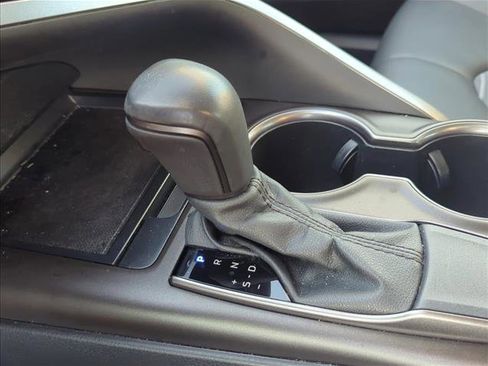 Used 2021 Toyota Camry SE w/ Convenience Package FWD image 21