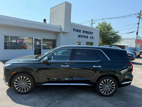 Used 2025 Hyundai Palisade Calligraphy FWD image 2
