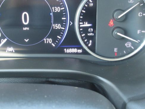 Used 2022 Buick Enclave Premium w/ Trailering Package, 5000 lbs. FWD image 31