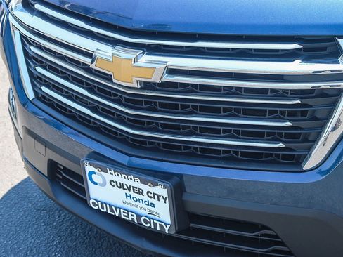 Used 2023 Chevrolet Traverse LT FWD image 6
