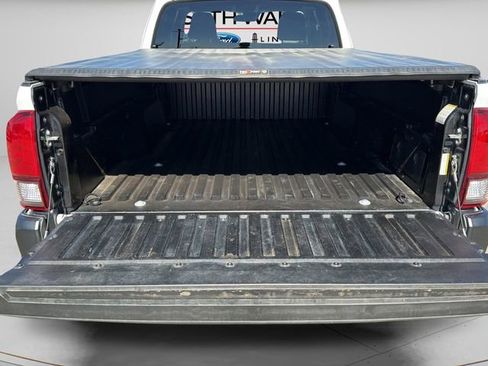 Used 2021 Toyota Tacoma SR AWD/4WD image 14