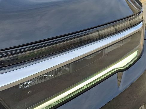 Certified 2023 Honda Pilot Touring image 9
