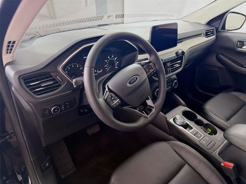 Used 2022 Ford Escape SEL image 9