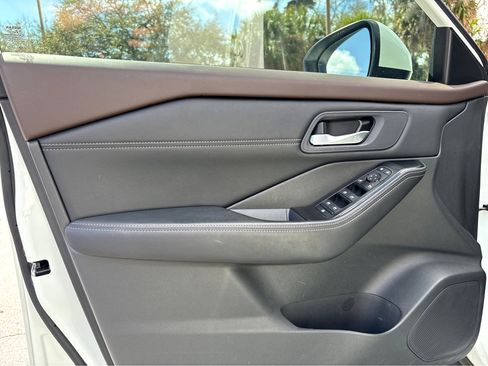 Used 2023 Nissan Rogue SV w/ SV Premium B Package image 19