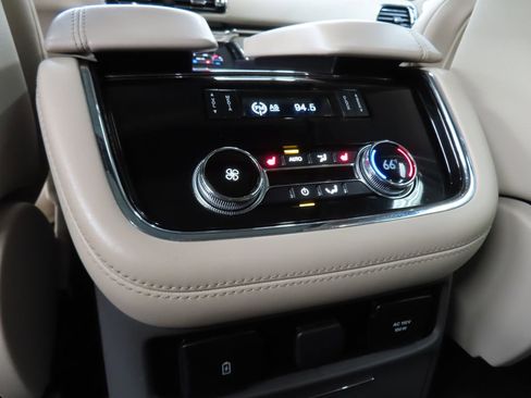 Used 2020 Lincoln Navigator Reserve w/ Luxury Package image 14