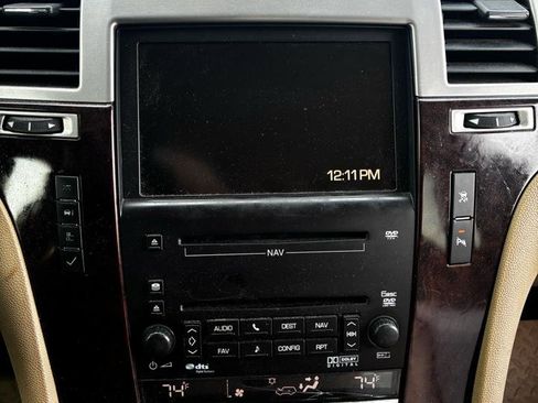 Used 2009 Cadillac Escalade AWD image 34