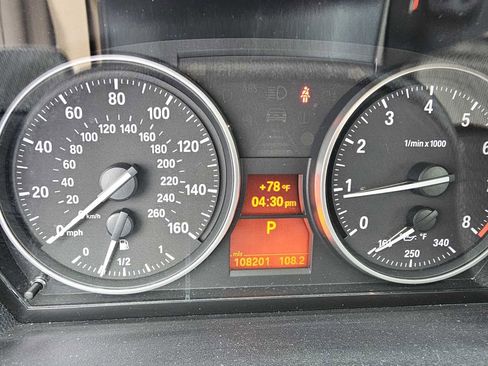 Used 2012 BMW 335i Convertible image 12