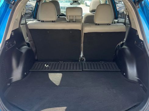 Used 2017 Toyota RAV4 XLE FWD image 7