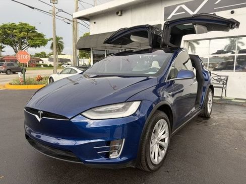 Used 2020 Tesla Model X Long Range AWD/4WD image 9