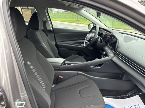 Used 2023 Hyundai Elantra SEL w/ Convenience Package FWD image 23