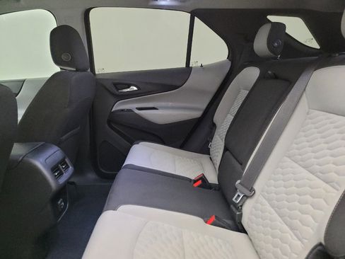 Used 2019 Chevrolet Equinox LS AWD/4WD image 18