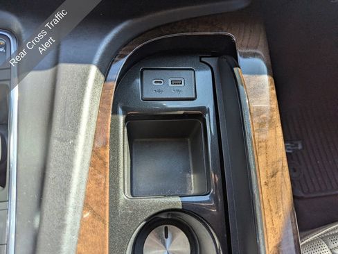 Used 2022 Cadillac Escalade ESV Sport Platinum AWD/4WD image 32
