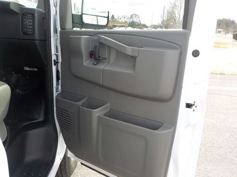 New 2026 GMC Savana 3500 Extended w/ Driver Convenience Package RWD image 15